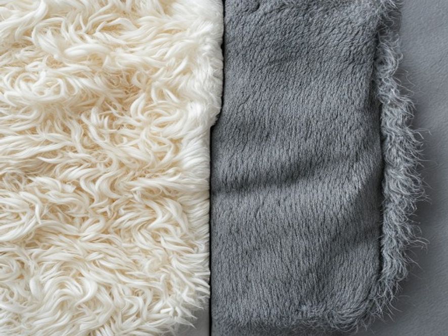 Sherpa Fleece vs Polar Fleece: Which One Sells Better in Winter Apparel?